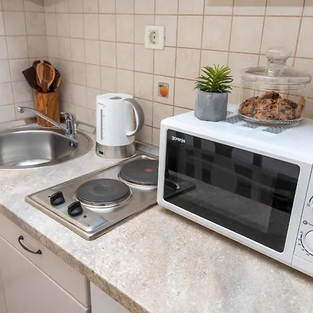 Apartment 1 Bedroom Beautiful In *