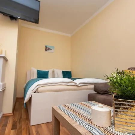 1 Bedroom Beautiful In * Podstrana
